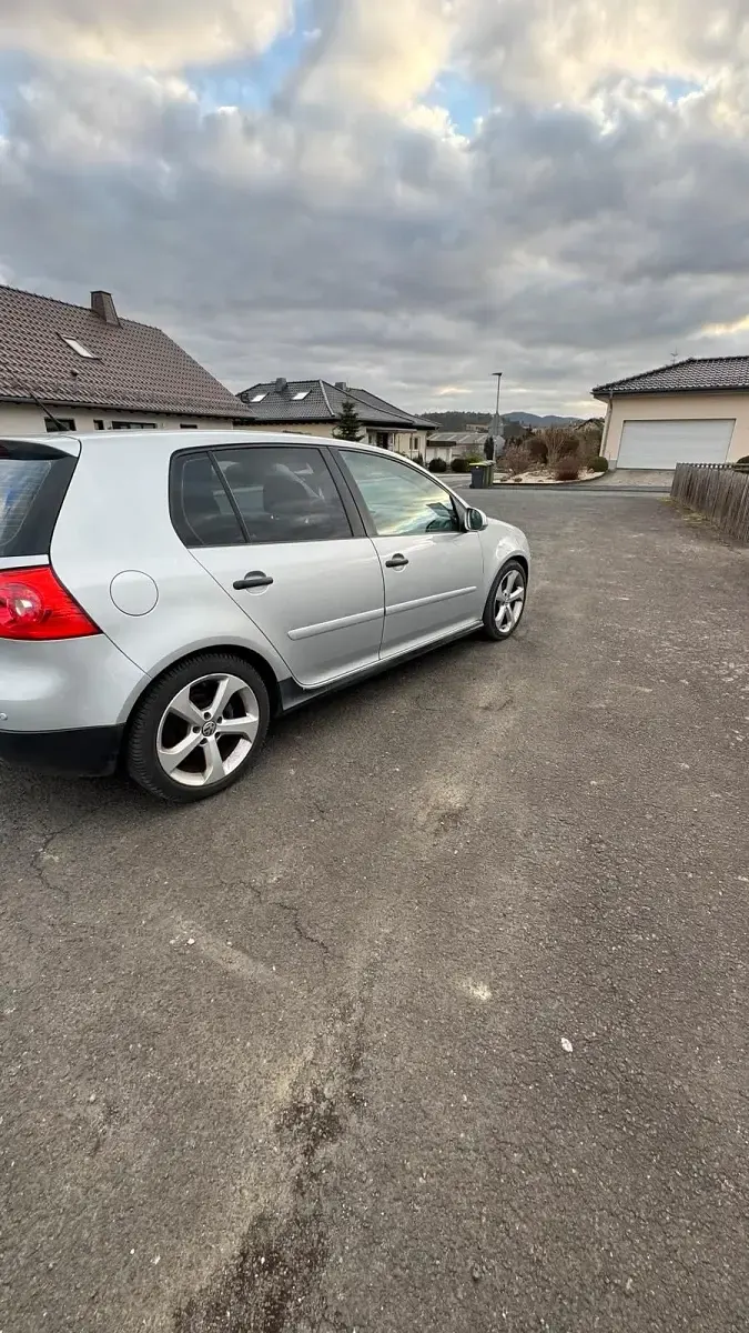 Gebraucht VW Golf IV 105 PS (77 kW) 2003 Silber Limousine