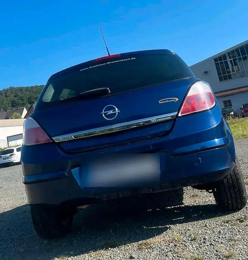 Gebraucht Opel Astra 105 PS (77 kW) 2005 Blau Limousine