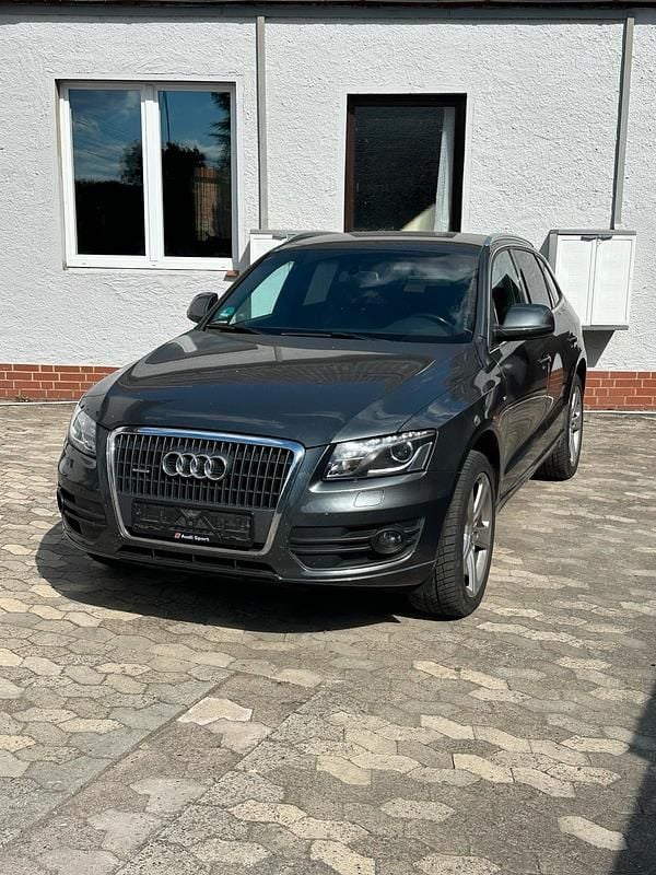 Grau Gebraucht 2010 Audi Q5 S-Line SUV | 10.500 € (Fairer Preis) - Bild 1/4