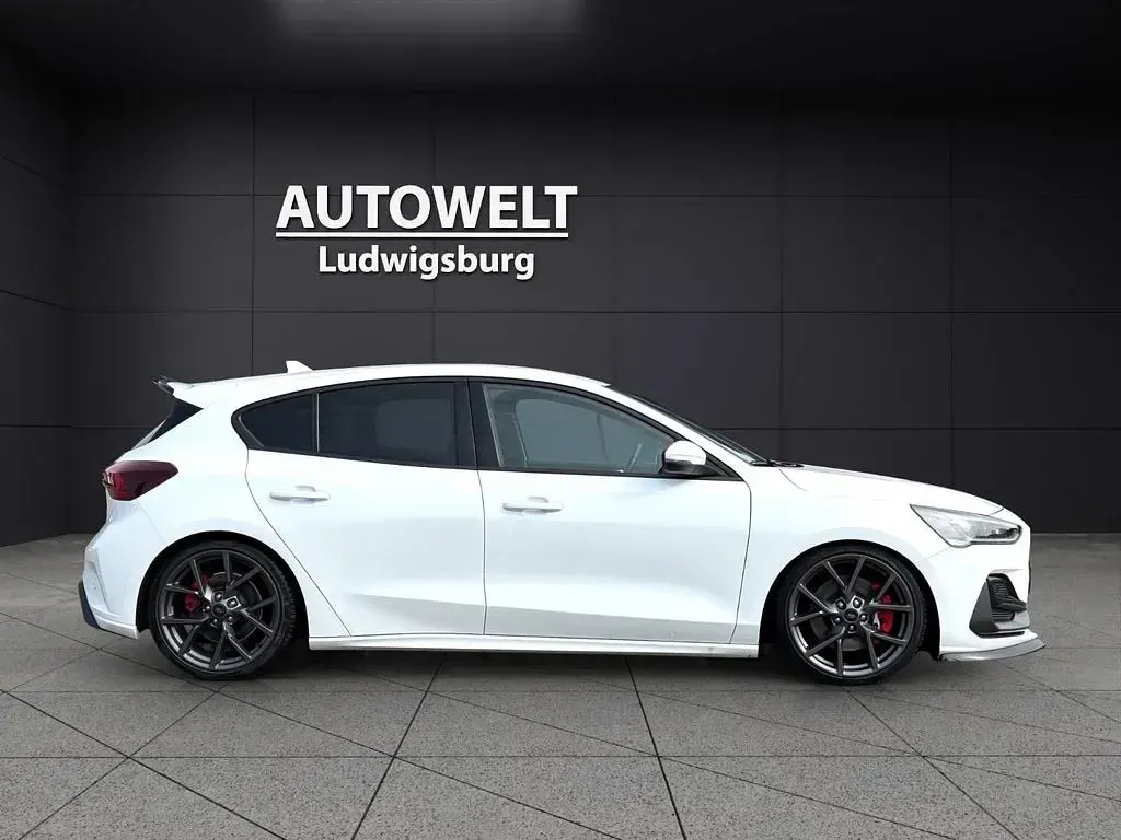 Gebraucht Ford Focus ST 280 PS (205 kW) 2022 Weiß Limousine