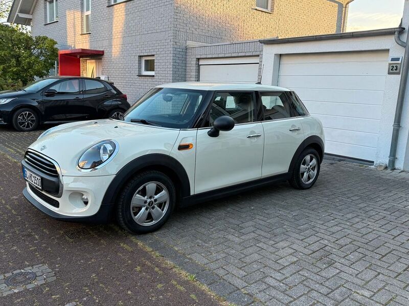 Beige Gebraucht 2018 Mini ONE Kleinwagen | 14.900 € (Fairer Preis) - Bild 1/4