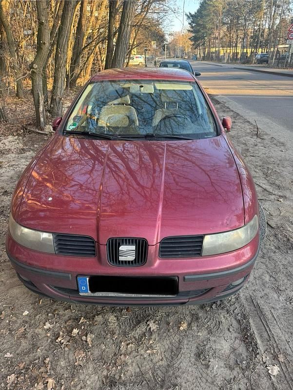 Rot Gebraucht 1999 Seat Toledo Limousine | 750 € (Superpreis) - Bild 1/4