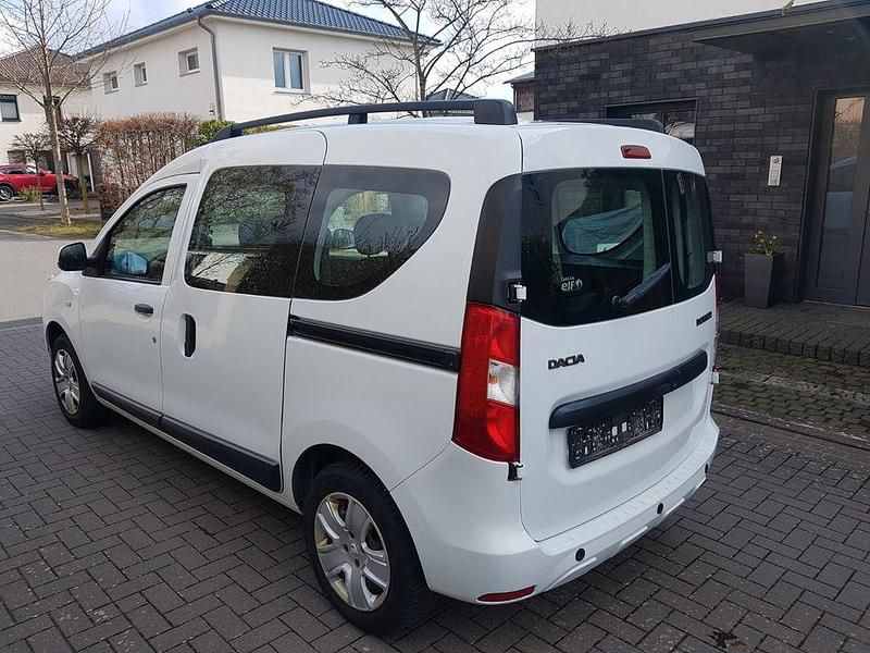Gebraucht Dacia Dokker Lauréate 116 PS (85 kW) 2017 Weiß Van / Kleinbus