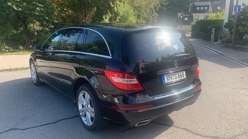 Gebraucht Mercedes R350 265 PS (194 kW) 2011 Schwarz Van / Kleinbus