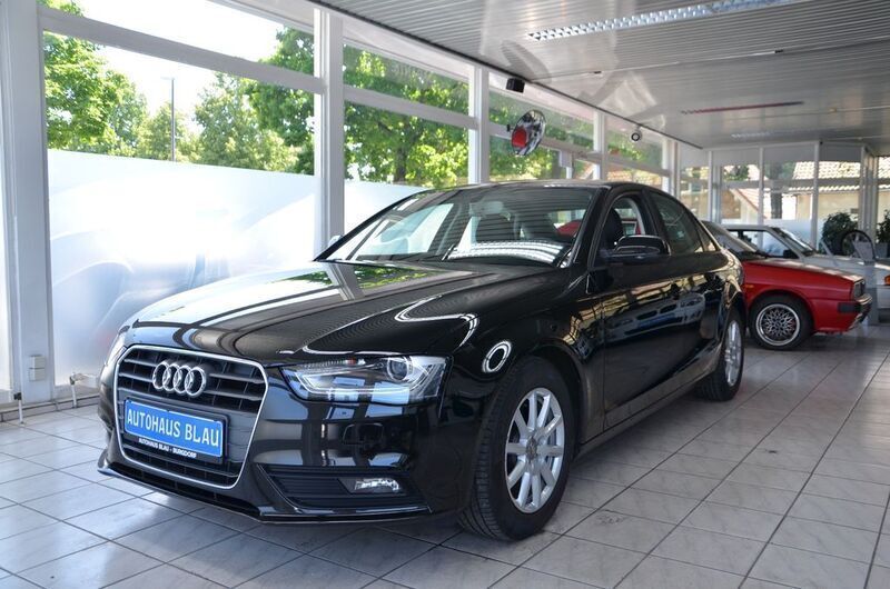 Schwarz Gebraucht 2014 Audi A4 Attraction Limousine | 13.990 € (Etwas zu teuer) - Bild 1/4