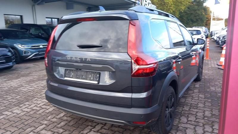 Gebraucht Dacia Jogger Extreme 101 PS (74 kW) 2022 Grau metallic Van / Kleinbus
