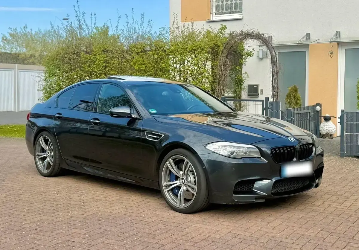 Second-hand BMW M5 560 CP (411 kW) 2012 Gri Berlinǎ