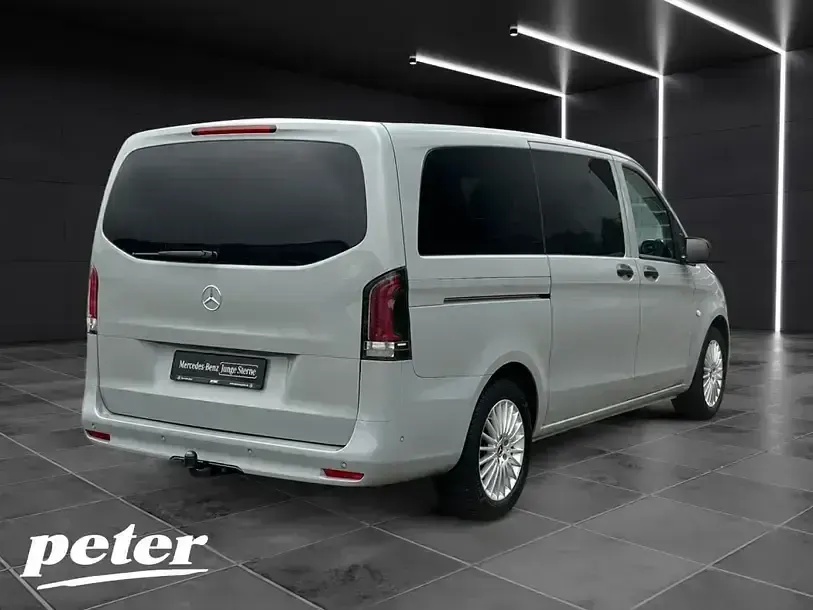Gebraucht Mercedes Vito 190 PS (139 kW) 2024 Alpingrau Van