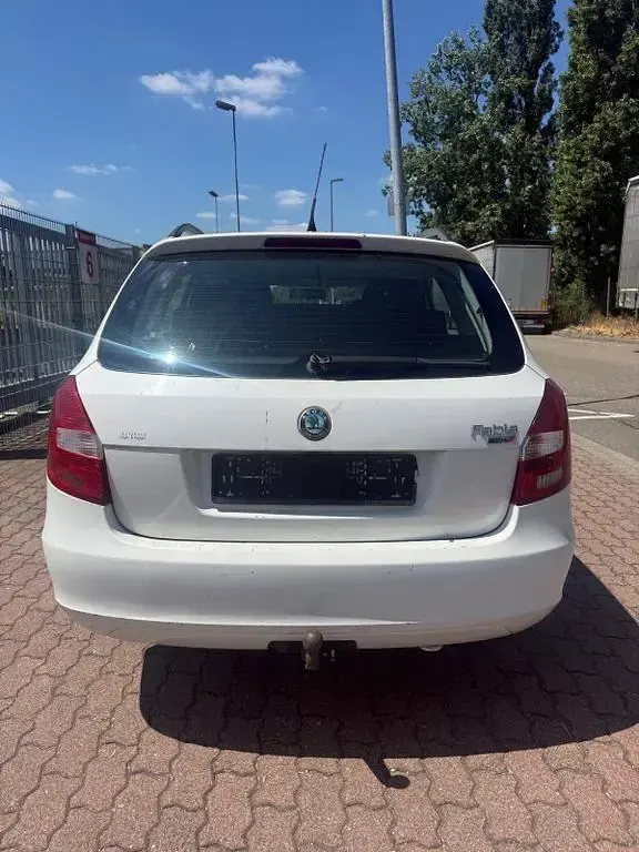 Gebraucht Skoda Fabia Ambiente 105 PS (77 kW) 2008 Weiß Kombi