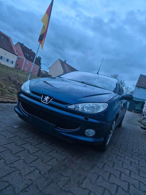 Gebraucht Peugeot 206 CC 109 PS (80 kW) 2005 Blau Cabrio