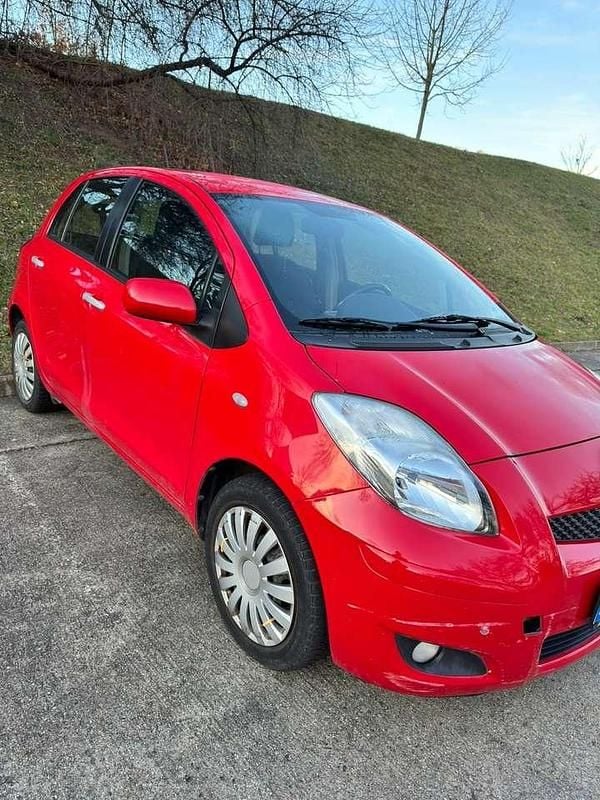 Gebraucht Toyota Yaris 69 PS (50 kW) 2010 Limousine