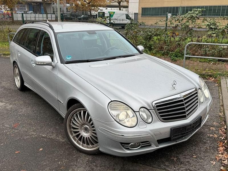 Gebraucht Mercedes E200 Avantgarde 184 PS (135 kW) 2008 Silber Limousine