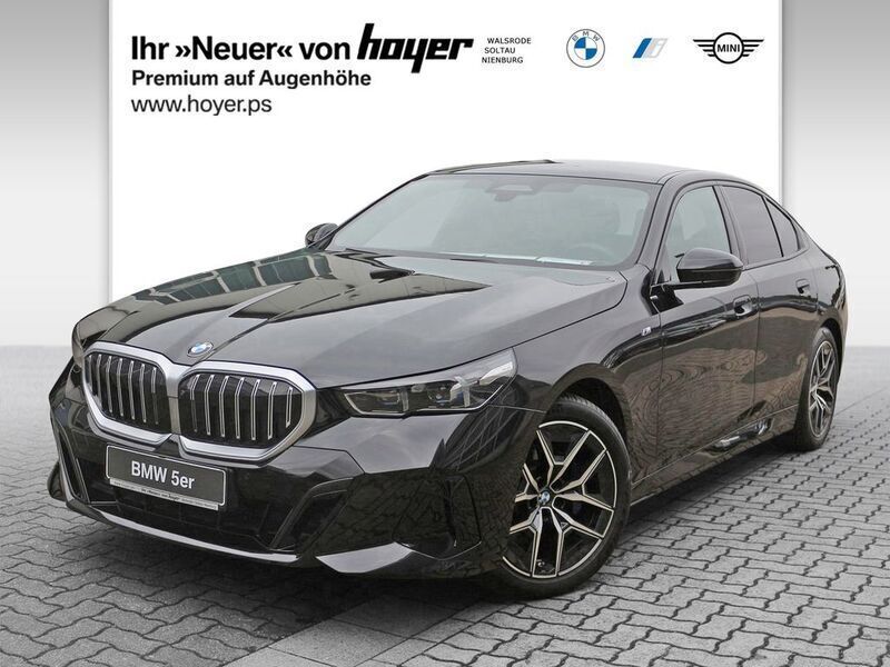 Saphirschwarz metallic Gebraucht 2023 BMW 520 Comfort Edition Limousine | 63.990 € (Teuer) - Bild 1/4