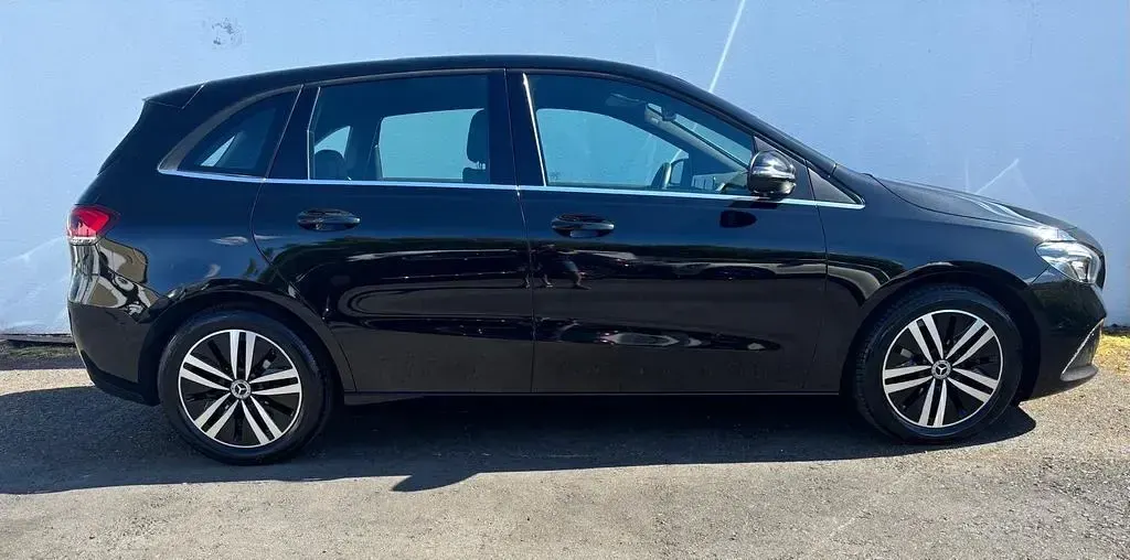 Gebraucht Mercedes B200 Business 150 PS (110 kW) 2019 Schwarz Kleinwagen