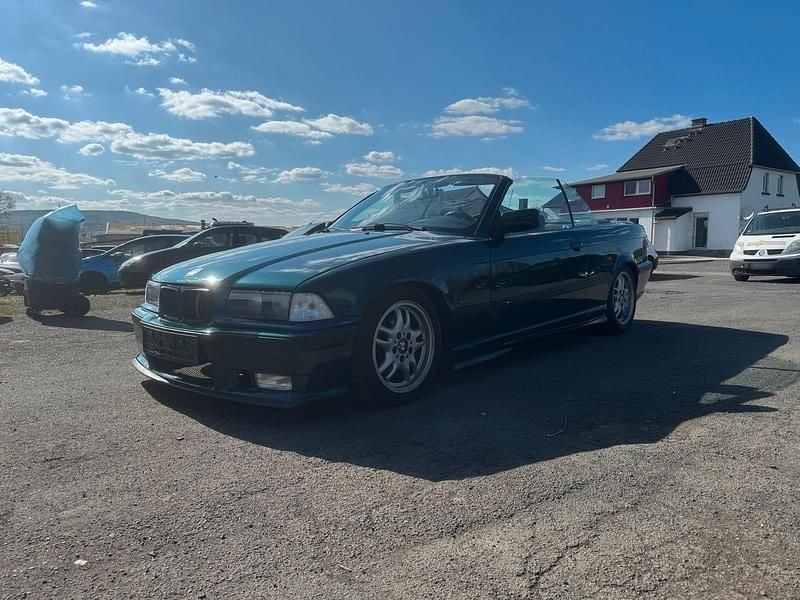 Gebraucht BMW 318 Cabriolet Basis 115 PS (84 kW) 1997 Grün Cabrio