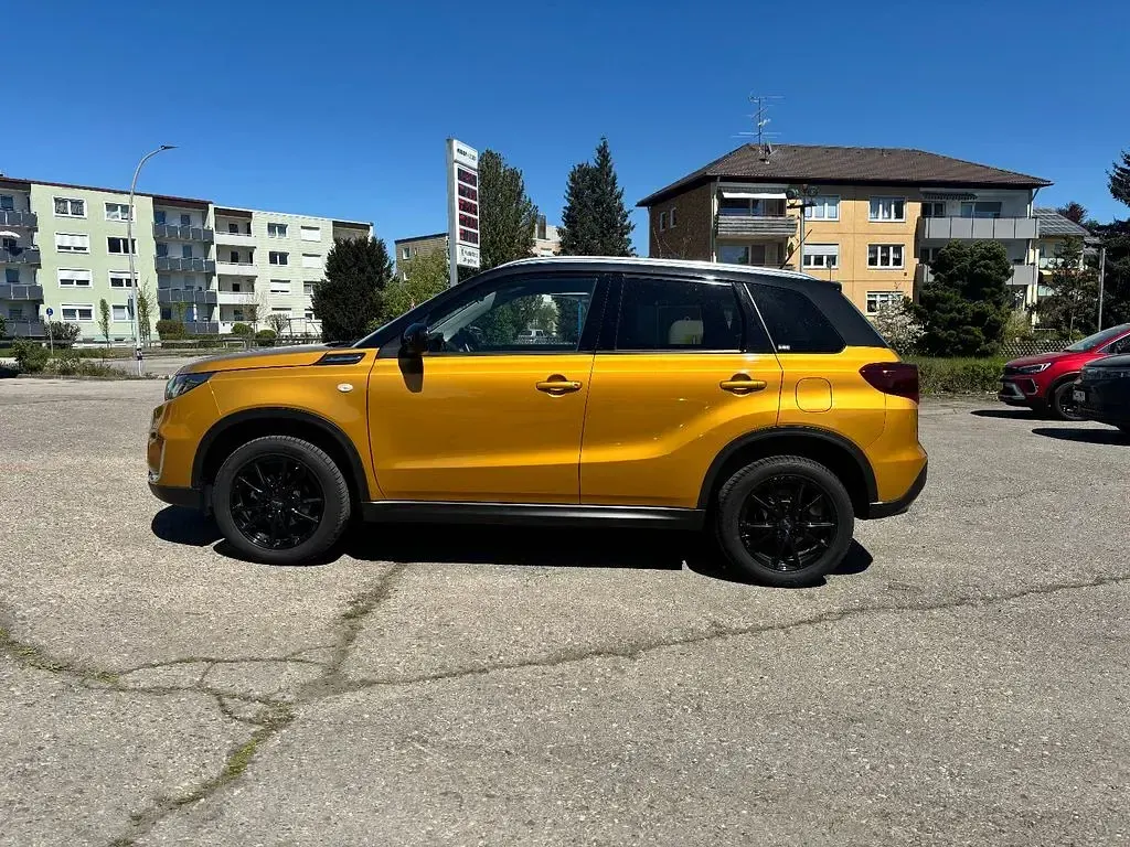 Second-hand Suzuki Vitara Comfort 129 CP (94 kW) 2020 Galben SUV