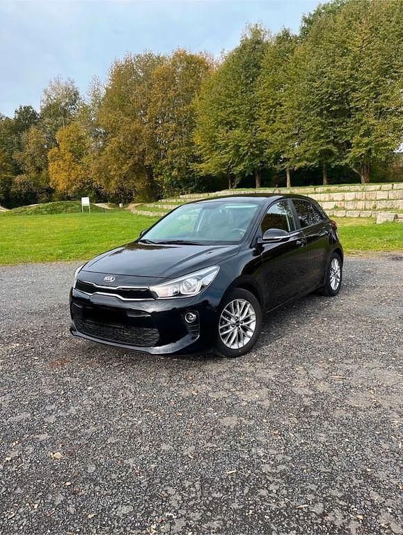 Schwarz Gebraucht 2017 Kia Rio DREAM-TEAM Edition Limousine | 10.980 € (Guter Preis) - Bild 1/4
