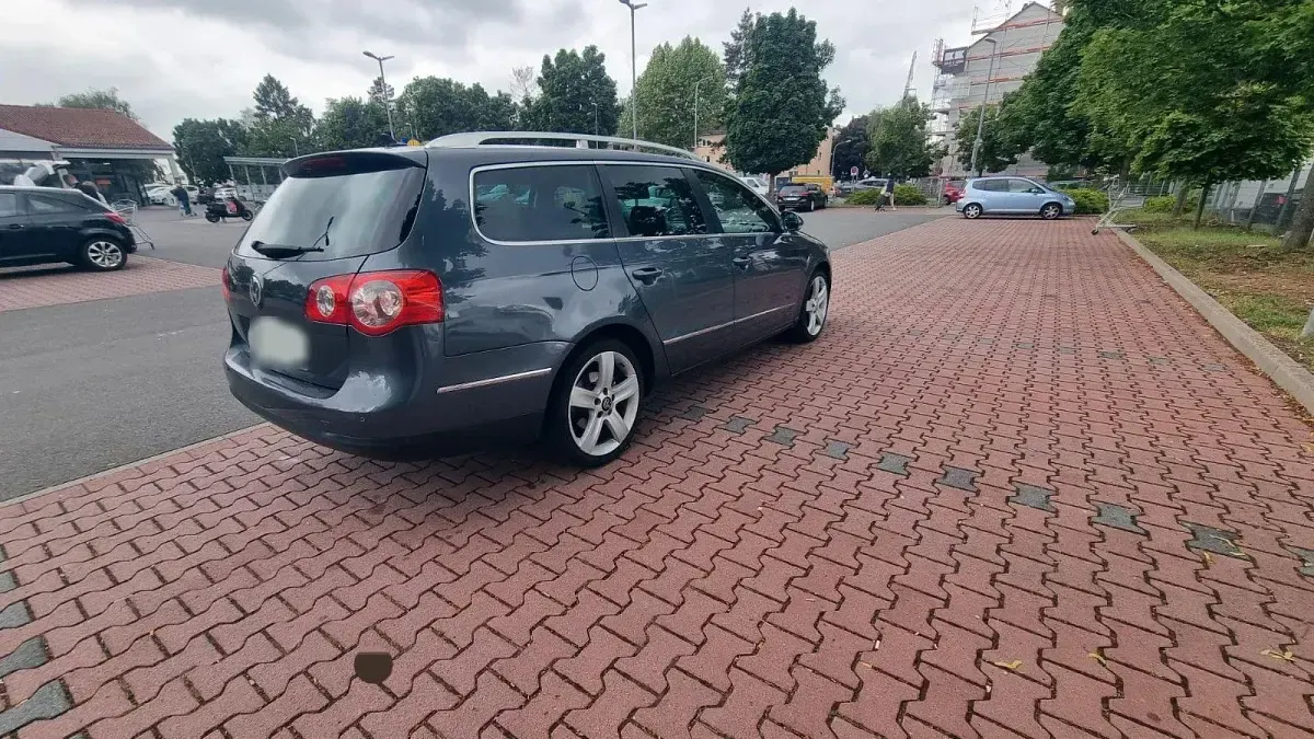 Gebraucht VW Passat Highline 170 PS (125 kW) 2010 Grau Kombi