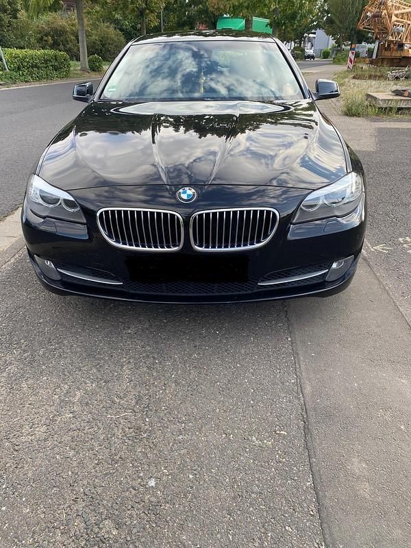 Gebraucht BMW 525 218 PS (160 kW) 2012 Schwarz Kombi