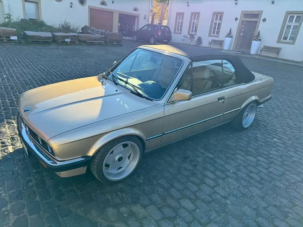 Gebraucht BMW 325 Cabriolet Performance 170 PS (125 kW) 1989 Gold Cabrio
