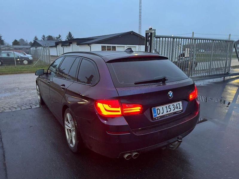 Gebraucht BMW 520 184 PS (135 kW) 2013 Schwarz Kombi