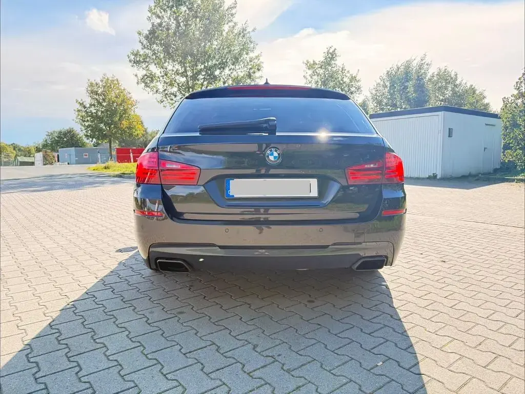 Używany BMW M550 Performance 381 KM (280 kW) 2014 Czarny Sedan/Limuzyna