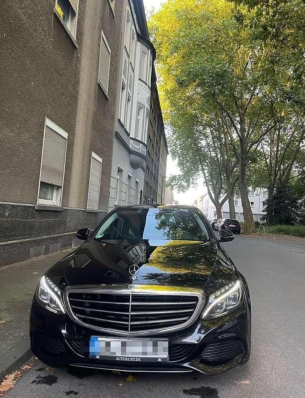 Schwarz Gebraucht 2017 Mercedes C220 Avantgarde Kombi | 20.000 € (Teuer) - Bild 1/4