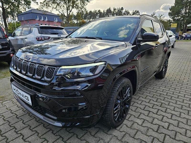 Second-hand Jeep Compass 239 CP (175 kW) 2022 Negru SUV