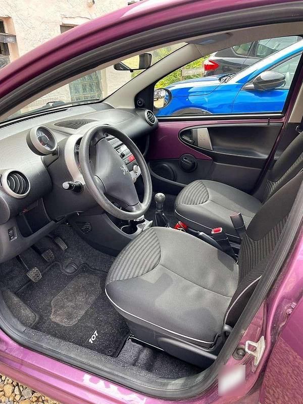 Gebraucht Peugeot 107 68 PS (50 kW) 2012 Violet Kleinwagen