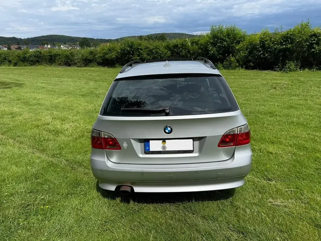Gebraucht BMW 520 163 PS (119 kW) 2006 Silber Kombi