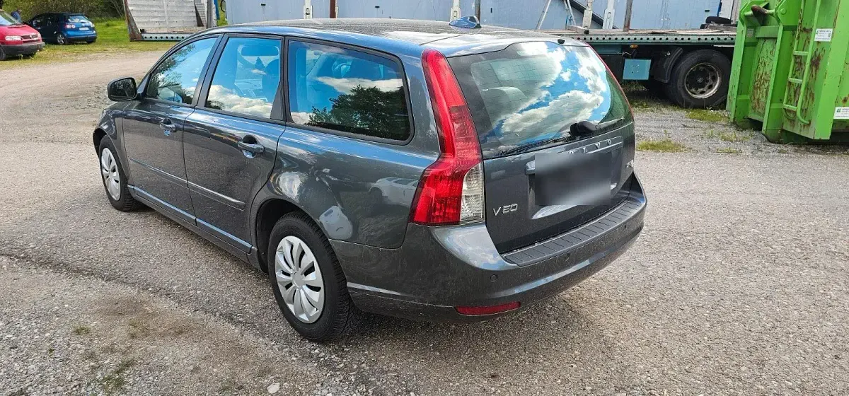 Gebraucht Volvo V50 109 PS (80 kW) 2010 Braun Kombi