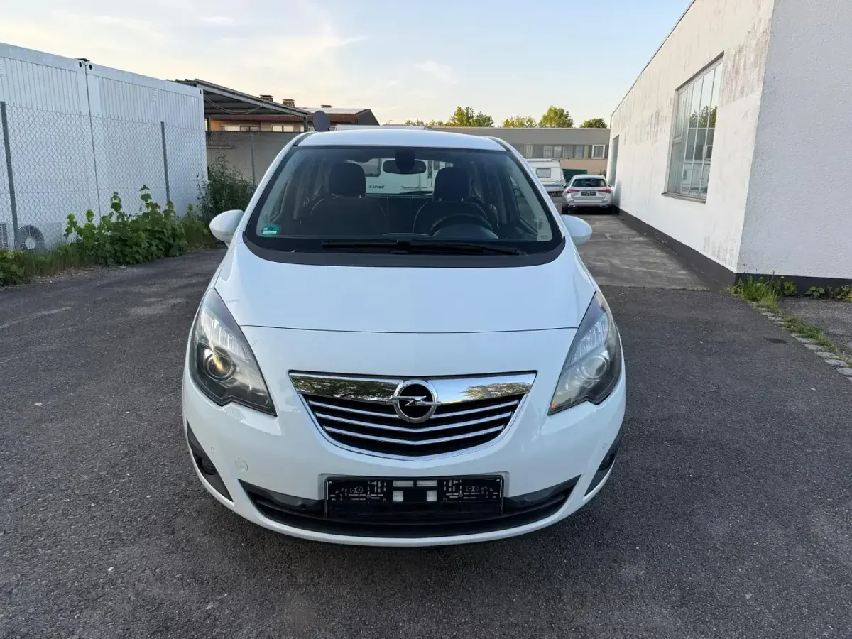Gebraucht Opel Meriva Active 120 PS (88 kW) 2012 Weiß Van / Kleinbus