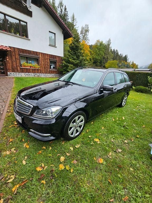 Schwarz Gebraucht 2013 Mercedes C220 Elegance Limousine | 8.850 € (Guter Preis) - Bild 1/4