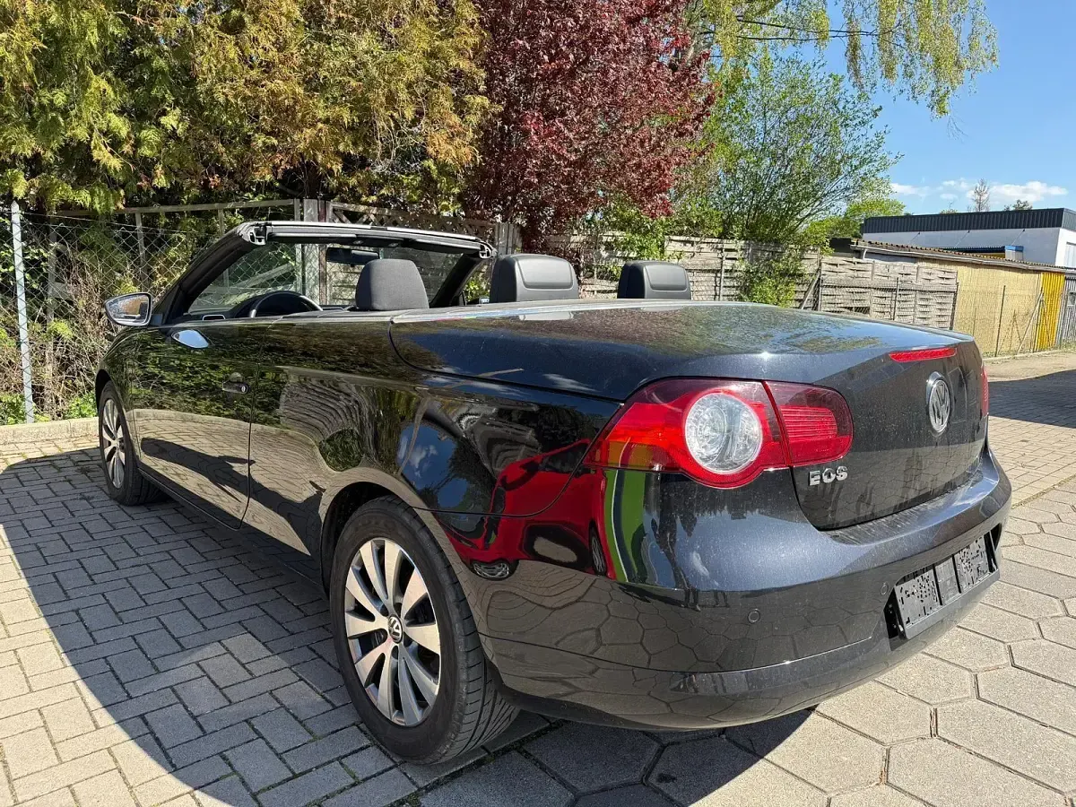 Używany VW Eos 122 KM (89 kW) 2010 Czarny Kabriolet