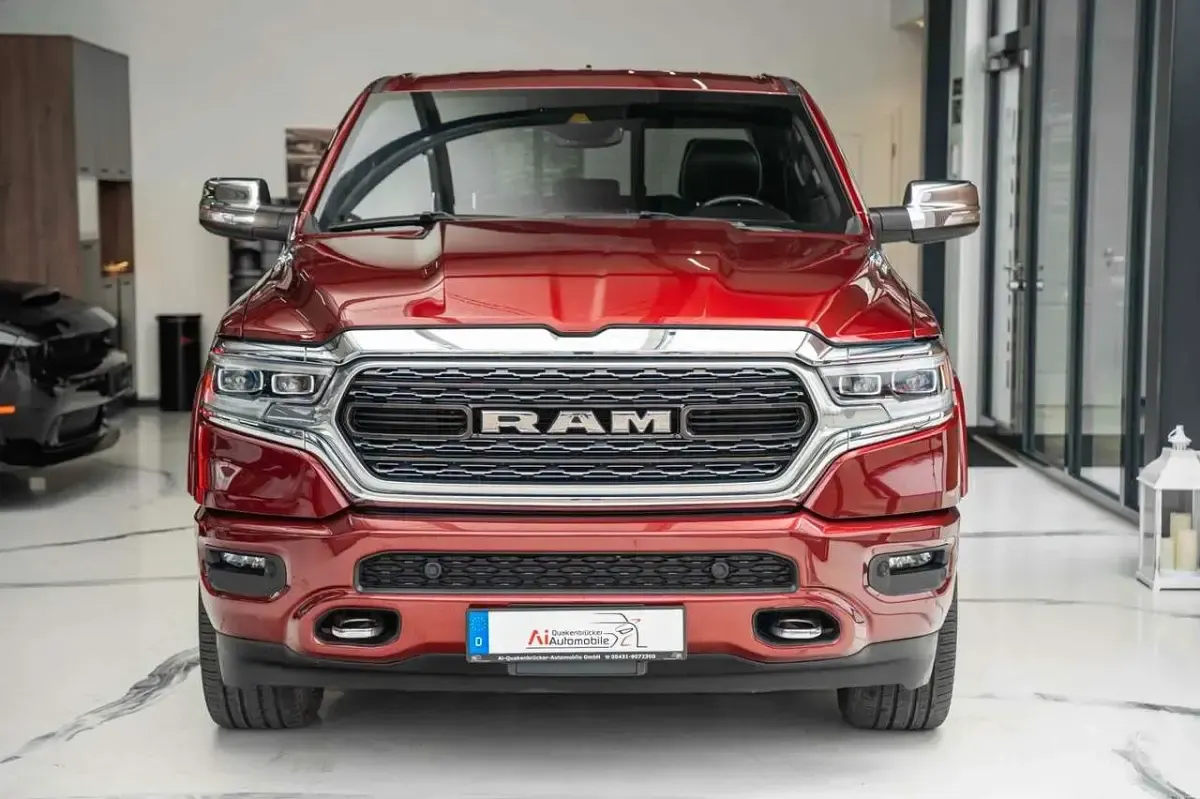 Gebraucht Dodge Ram Limited 401 PS (294 kW) 2023 Rot Pickup