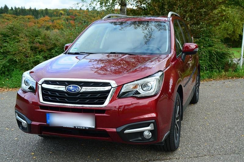 Rot Gebraucht 2019 Subaru Forester Platinum SUV | 23.900 € (Fairer Preis) - Bild 1/4