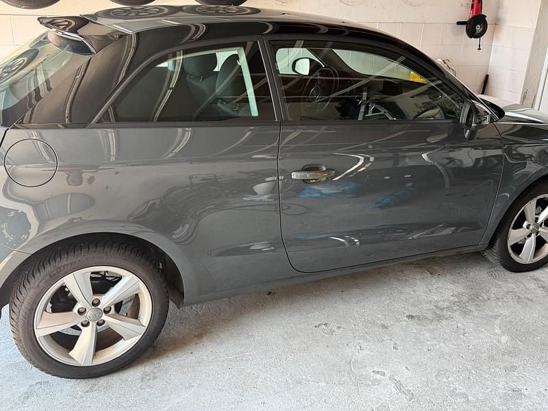 Grau Gebraucht 2017 Audi A1 Kleinwagen | 12.500 € (Fairer Preis) - Bild 1/4