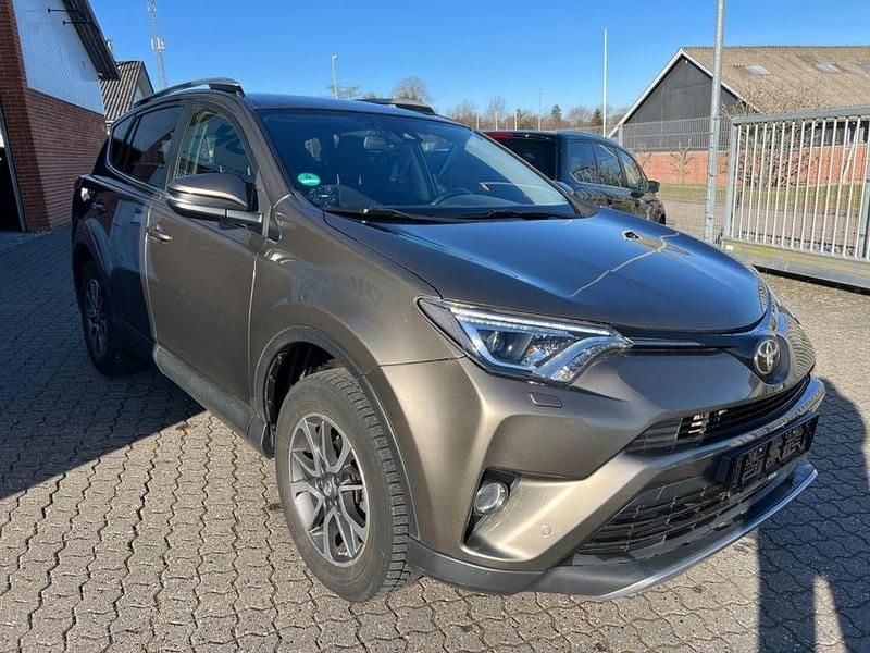 Gebraucht Toyota RAV4 Edition-S 143 PS (105 kW) 2017 SUV