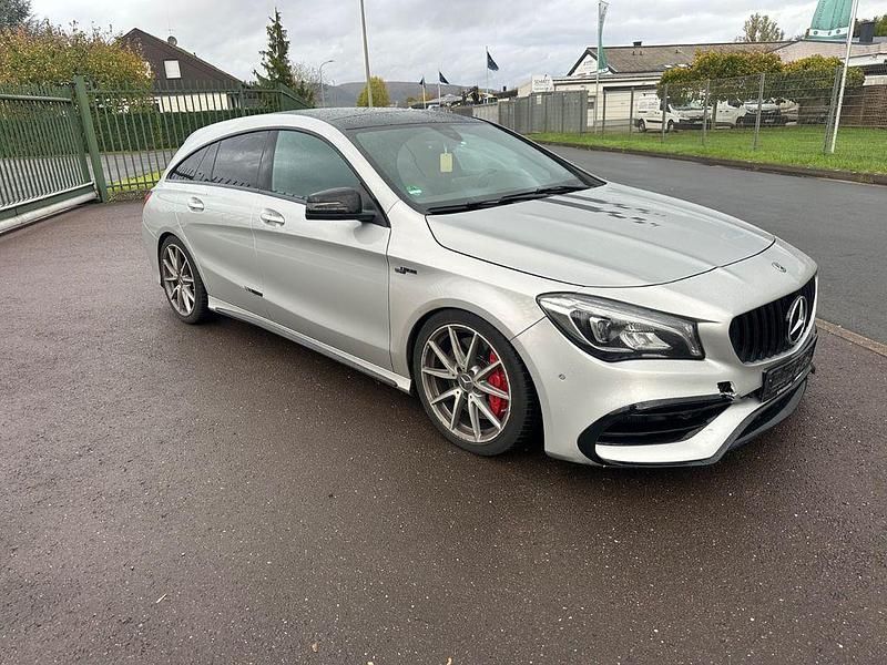 Silber Gebraucht 2017 Mercedes CLA45 AMG AMG Limousine | 22.900 € (Guter Preis) - Bild 1/4
