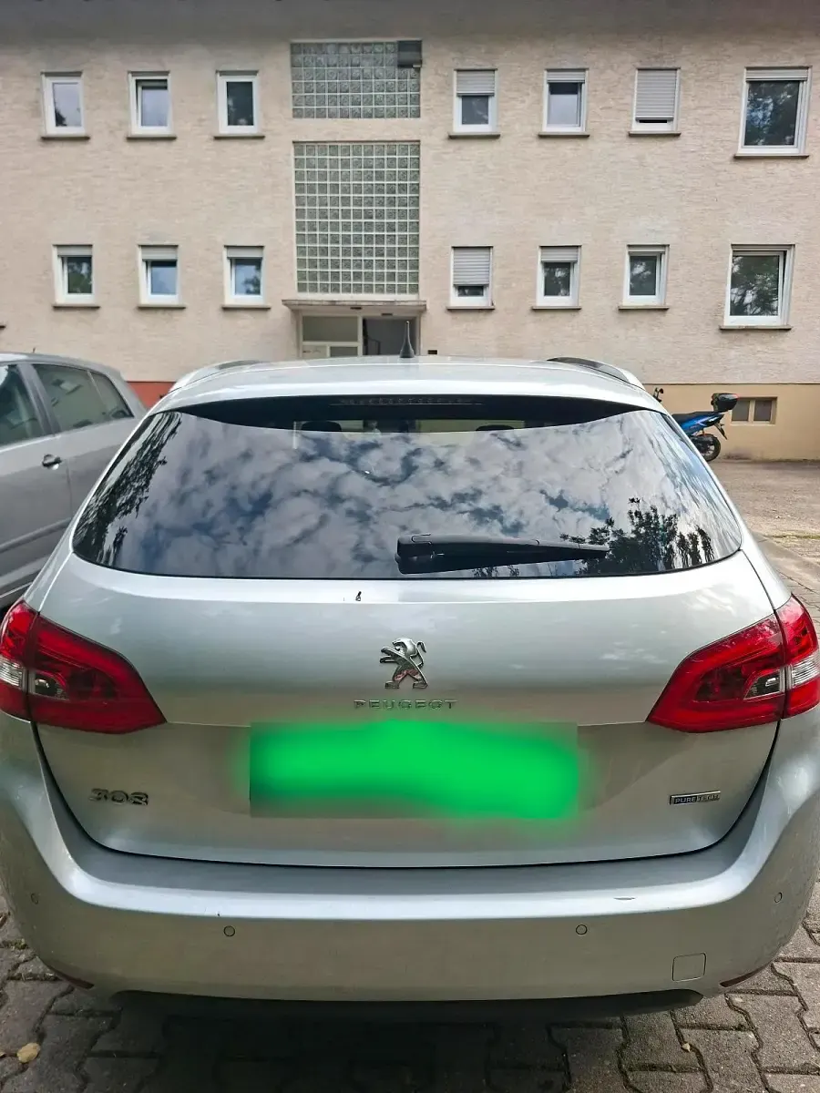 Gebraucht Peugeot 308 131 PS (96 kW) 2016 Silber Kombi
