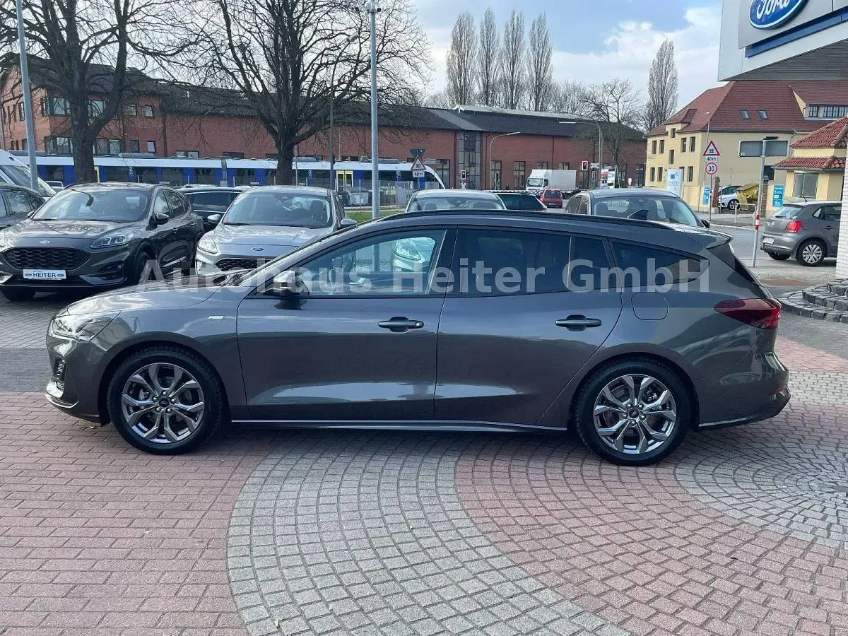 Gebraucht Ford Focus ST-Line X 155 PS (114 kW) 2024 Grau Kombi