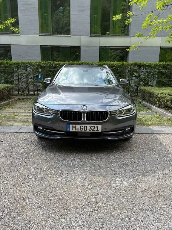 Gebraucht BMW 320 Sport Line 190 PS (139 kW) 2019 Grau Kombi