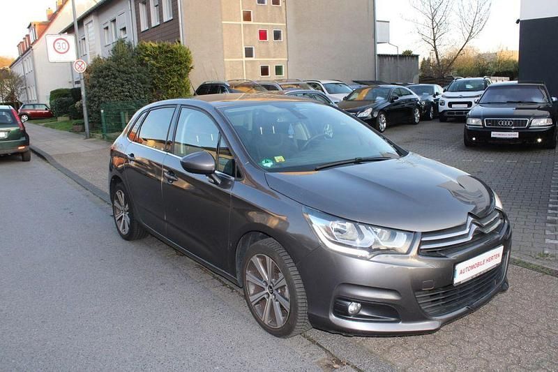 Gebraucht Citroën C4 SELECTION 131 PS (96 kW) 2017 Grau Limousine