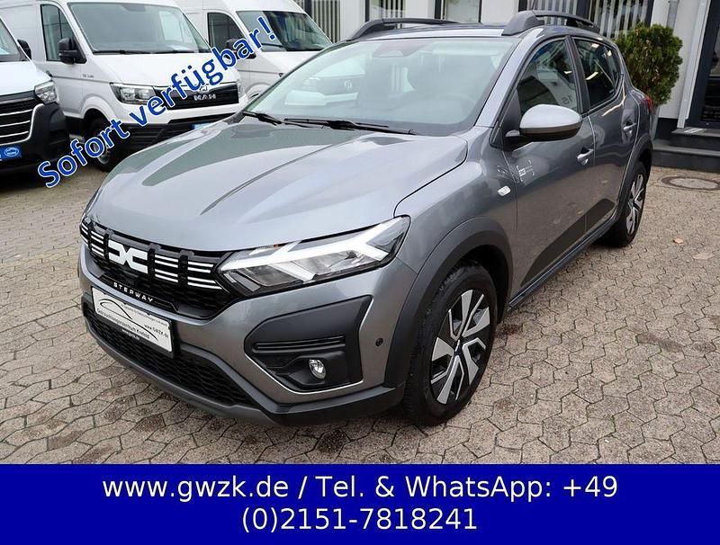 Neu Dacia Sandero Expression 101 PS (74 kW) 2025 Blau Kleinwagen