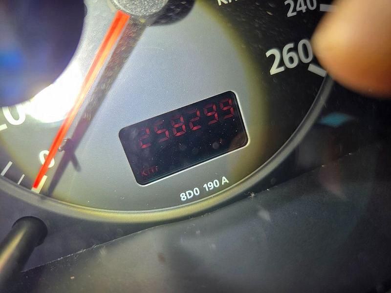 Second-hand Audi A4 125 CP (91 kW) 1997 Roșu Break