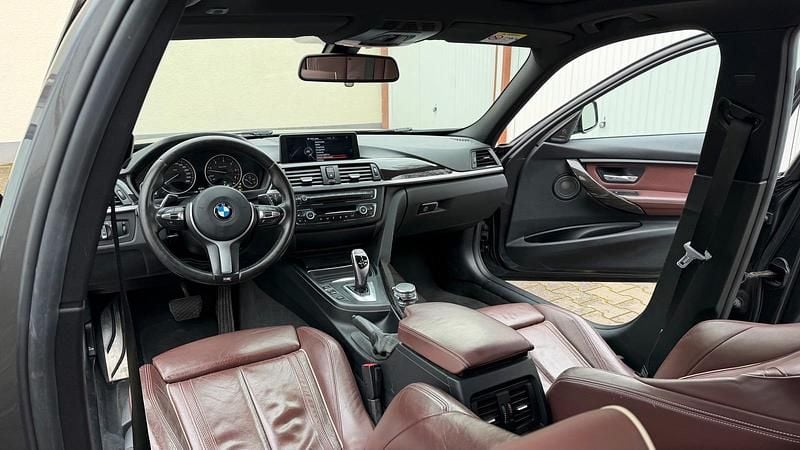 Gebraucht BMW 330 M Sport 258 PS (189 kW) 2015 Grau Kombi