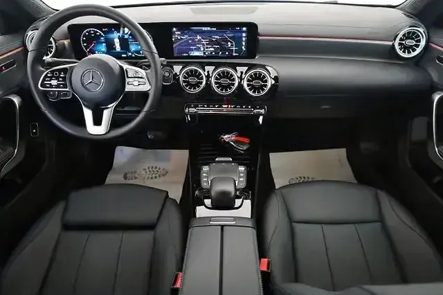 Gebraucht Mercedes CLA250e 218 PS (160 kW) 2022 Schwarz Limousine