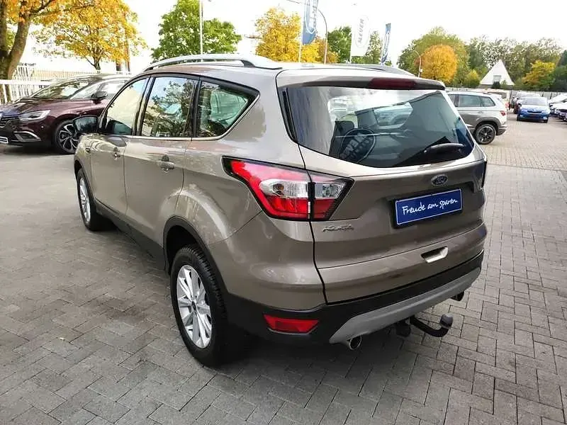 Gebraucht Ford Kuga 150 PS (110 kW) 2019 Silber (pyritsilber metallic) SUV