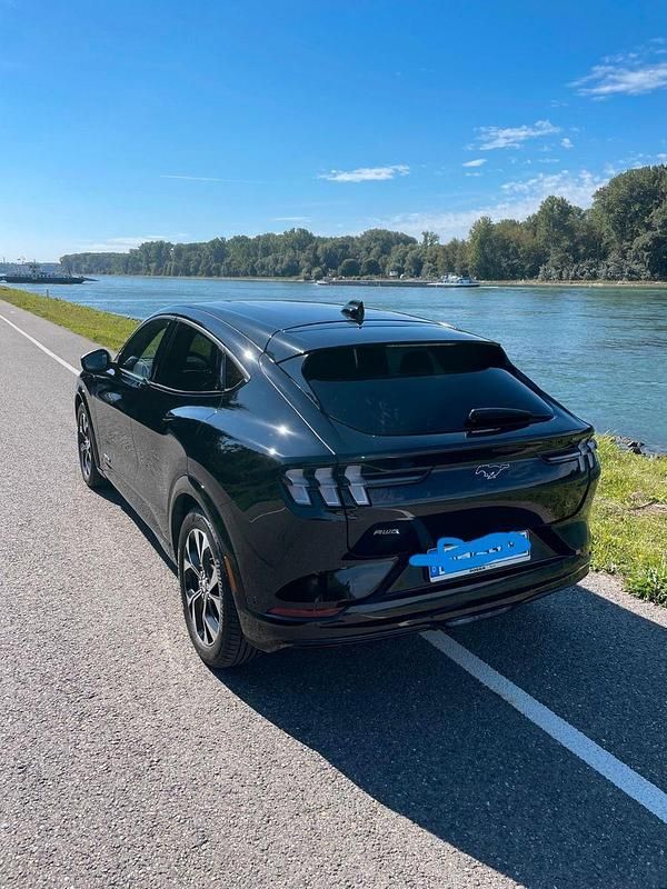 Gebraucht Ford Mustang Mach-E Premium 258 kW (352 PS) 2021 Schwarz SUV