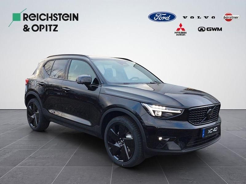 Neu Volvo XC40 Plus 163 PS (119 kW) 2025 Onyx black SUV